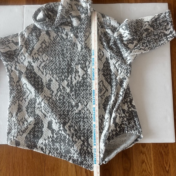 Ruby Rd Plus Size Chenille Snakeskin Jacquard Top size 1X (Q1) - Picture 6 of 8